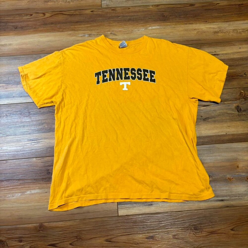 Gildan Men's Yellow and Orange T-shirt